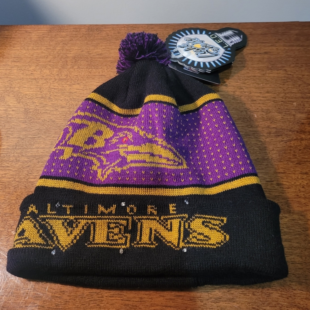 NWT Baltimore Ravens NFL LED Lighted Pom Pom Beanie